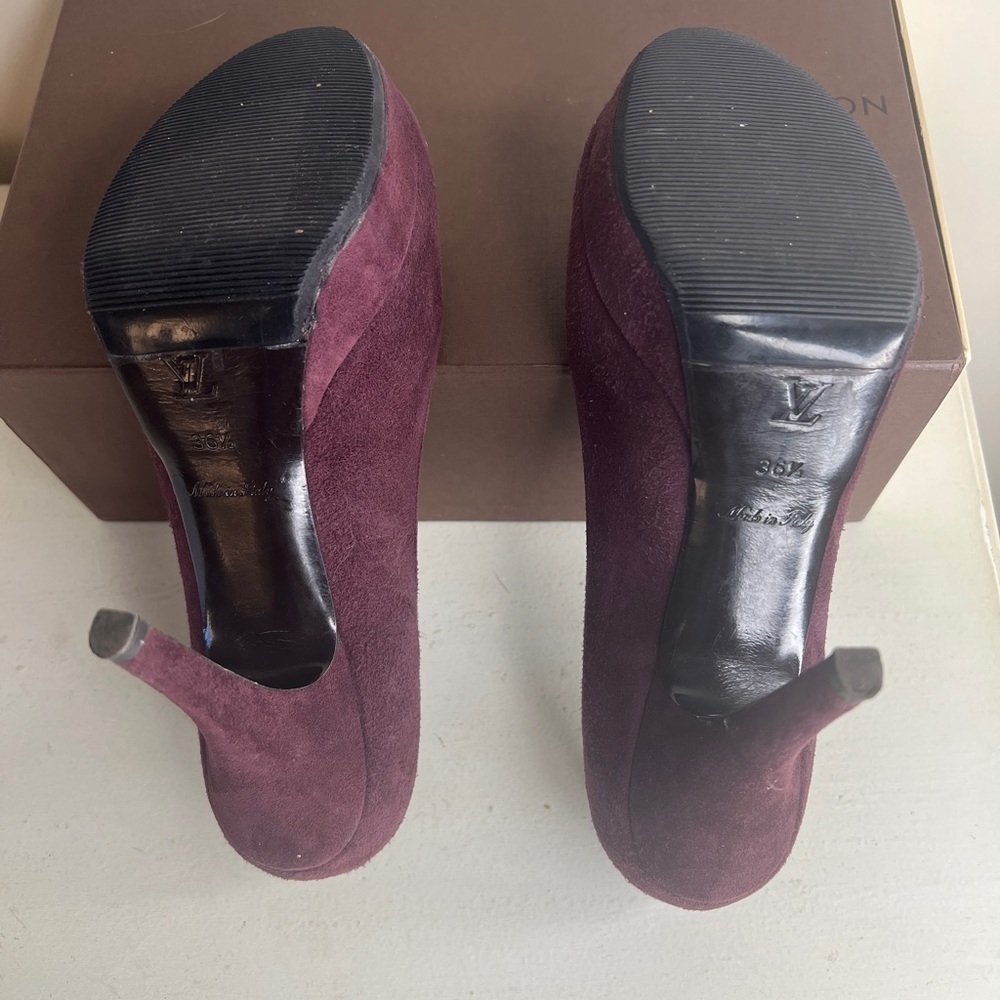 LOUIS VUITTON Aubergine Purple Suede Chelsea Peep Toe Pumps SZ 36.5 - Picture 6 of 8